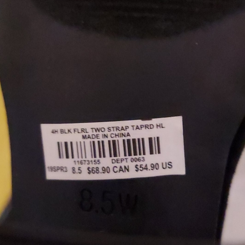Shoes - Picture 4 of 4